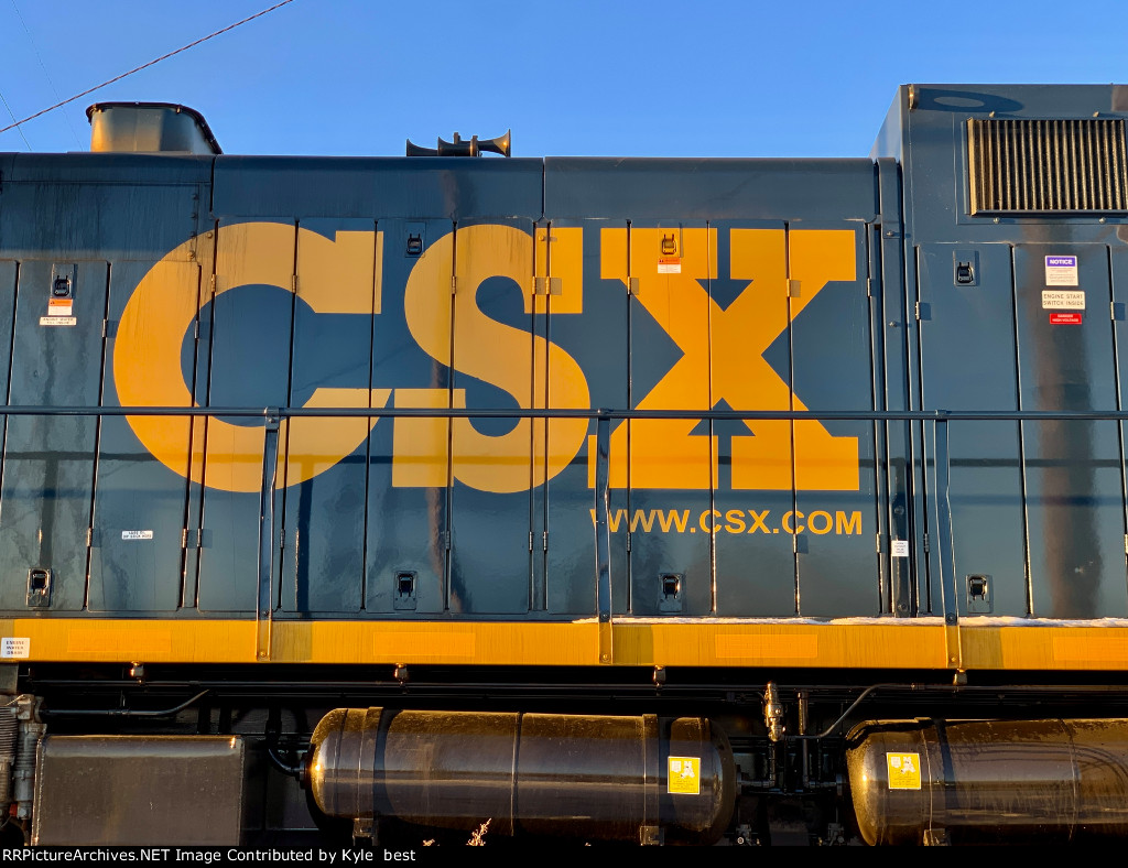CSX 5112 on Q634